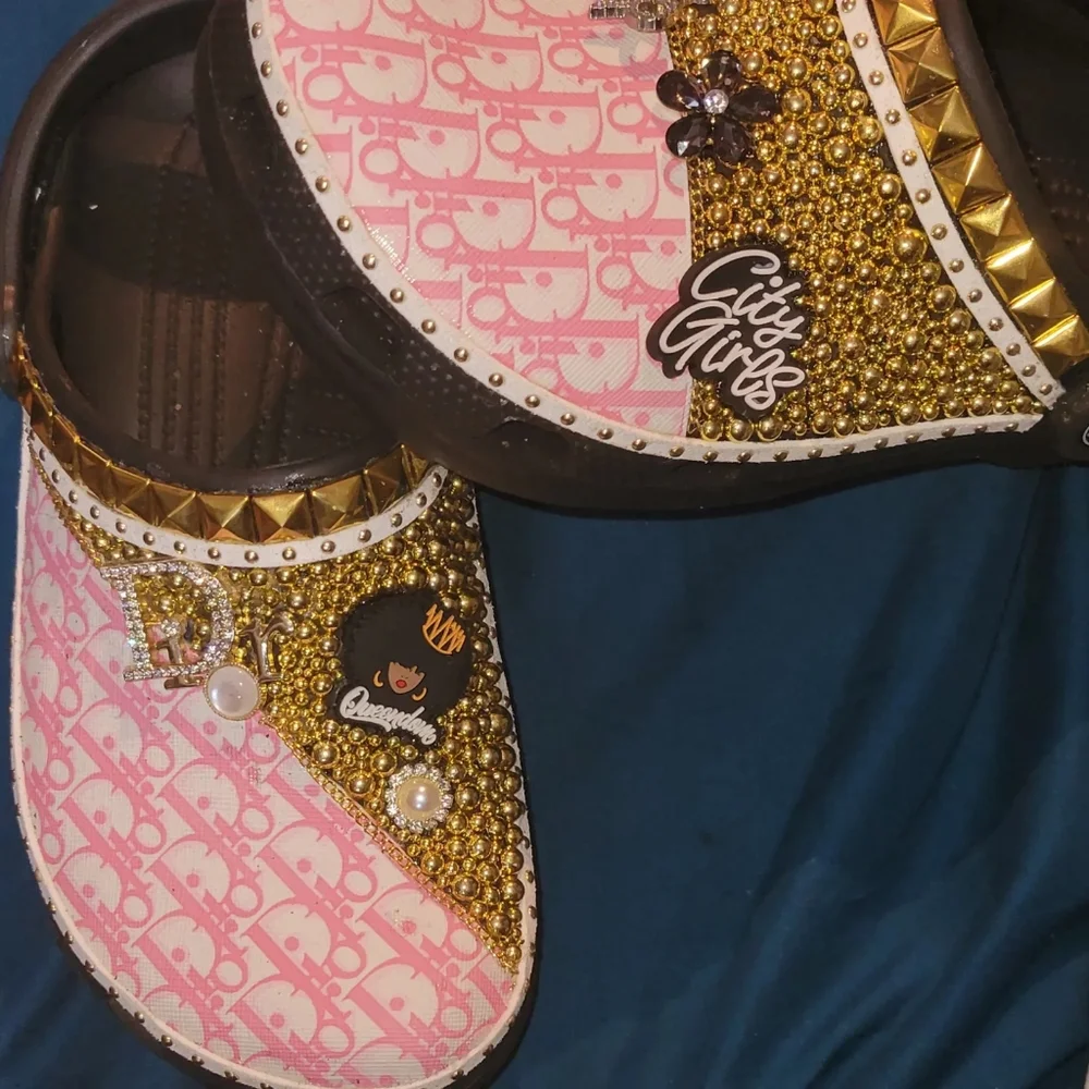 Custom crocs - Picture 1 of 12
